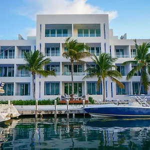 https://zenza-hotel.comcaribbean.com