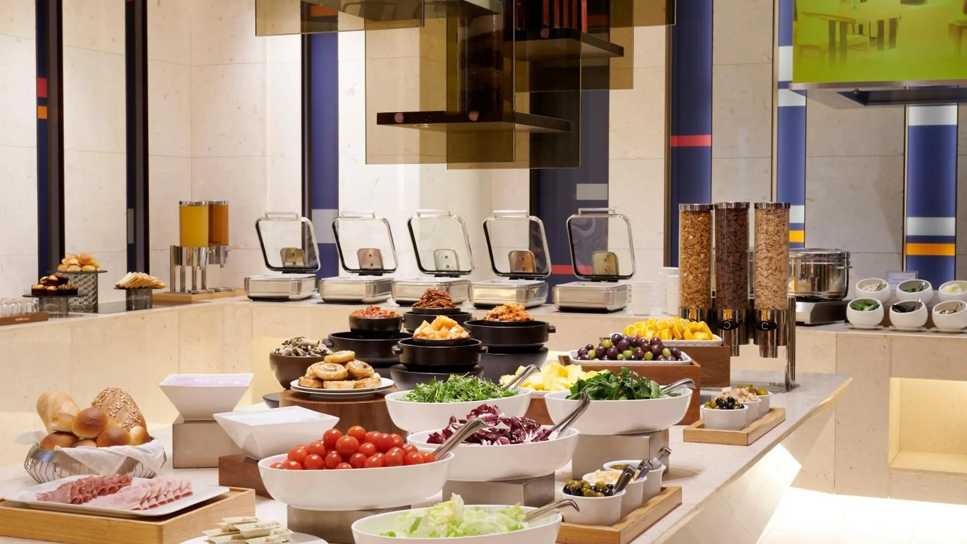 Hotel Aloft Seoul Myeongdong 4*,  Corea del Sur